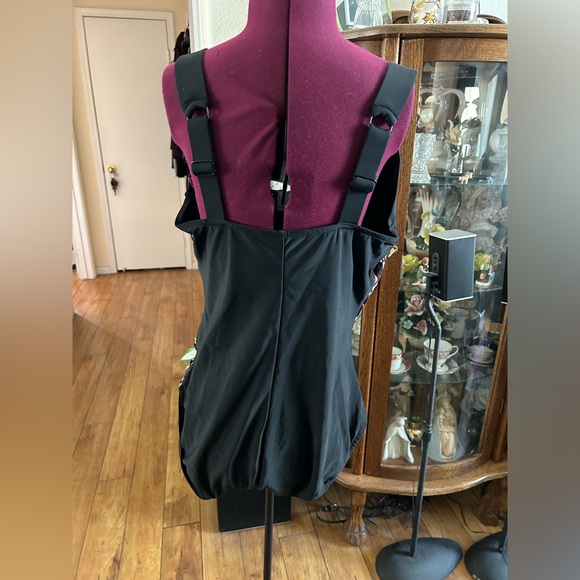 NWT Women’s One Piece Bathing Suit. Adjustable Straps. Maroon, Black And Pink - Picture 4 of 4